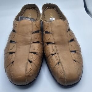 Easy Spirit Tan Women's Slippers